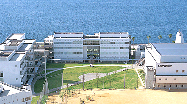 Kobe International University