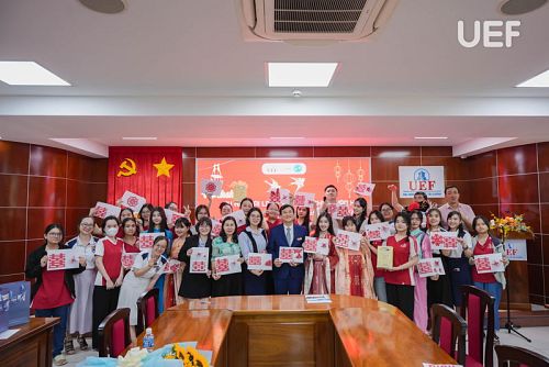 99ok123ers approach Taiwanese scholarships program and experienced thrilling art of paper cutting