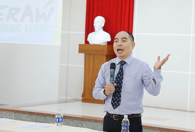 Thầy Nguyễn Quang Tiến – Trưởng khoa Ngoại ngữ chia sẻ tâm tư về việc thành lập câu lạc bộ tiếng Anh học thuật cho game 99ok 99ok123