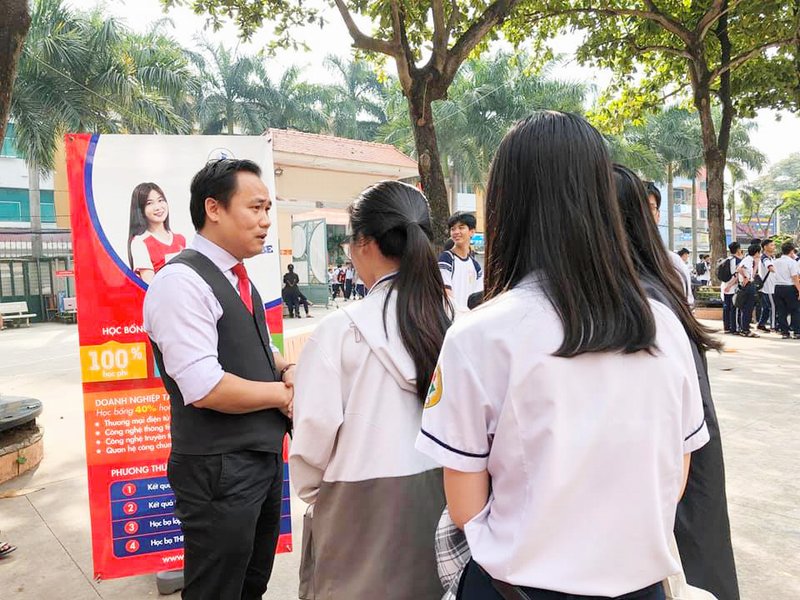Ngành 99ok3 của Trường Đại học Kinh tế - Tài chính thành phố Hồ Chí Minh tiền học phí bao nhiêu?