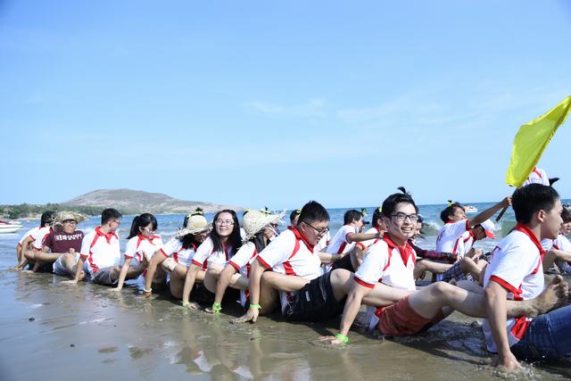 Trò chơi tạo tinh thần xung kích, đoàn kết và sáng tạo của hội trại Sức trẻ 99ok123