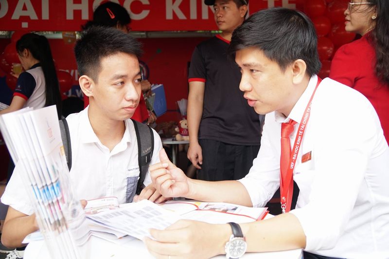 Ngành Khoa học dữ liệu xét tuyển những môn nào?
